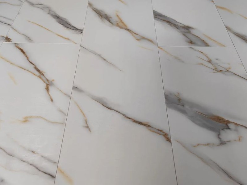 Каменный ламинат Stone Floor Мрамор Бело-золотой DC833 Каменный ламинат Stone Floor Мрамор Бело-золотой DC833
